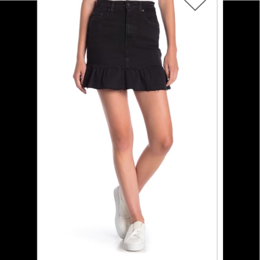 Levis raw hem denim skirt size 26